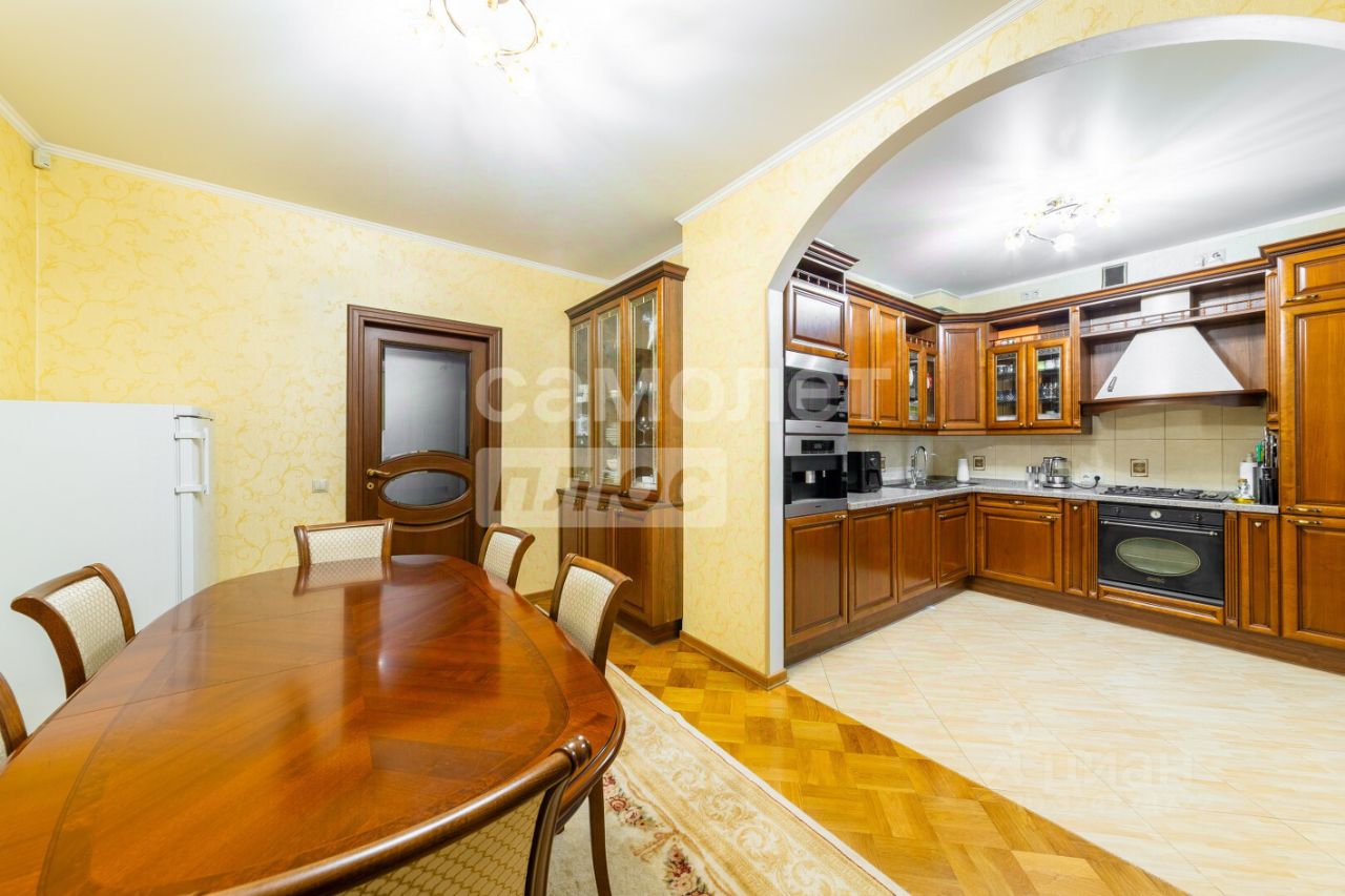 Продажа 4-комн квартиры на вторичном рынке Благодатная улица, 34