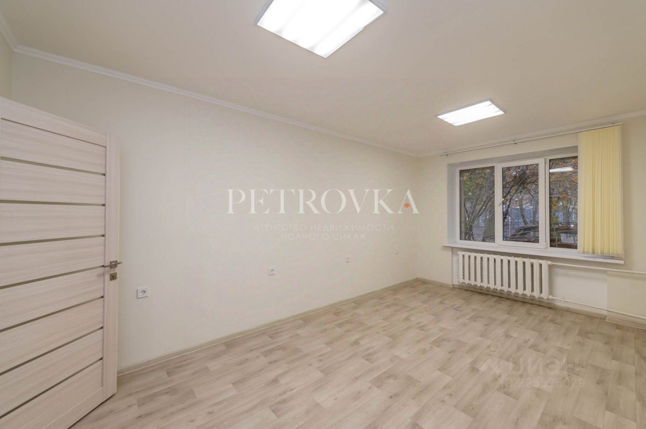 Продажа 3-комн квартиры на вторичном рынке улица Ватутина, 2к2