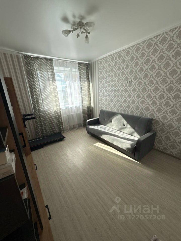 Продажа 3-комн квартиры на вторичном рынке улица Харлампиева, 50к1