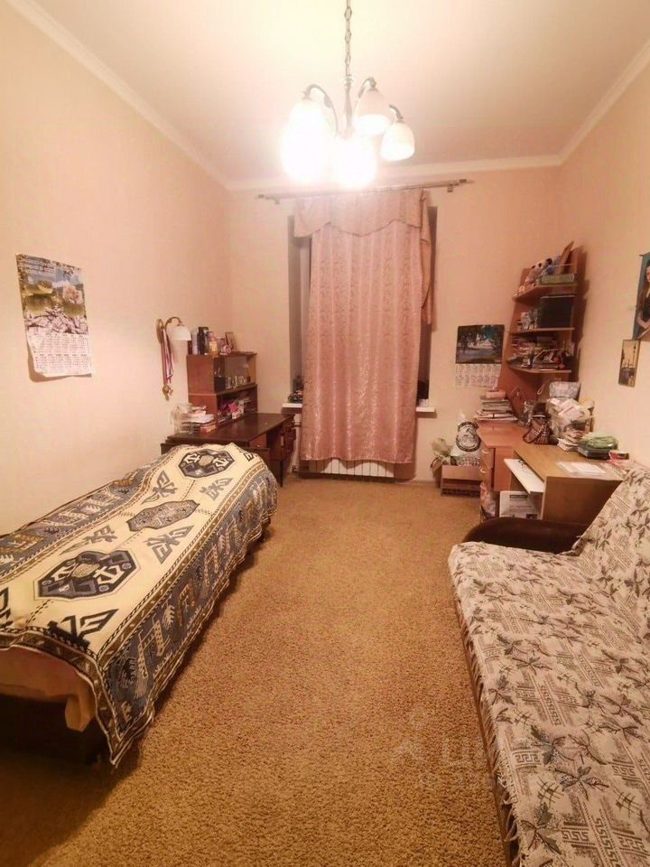 Продажа 3-комн квартиры на вторичном рынке Волхов, улица Пирогова, 1