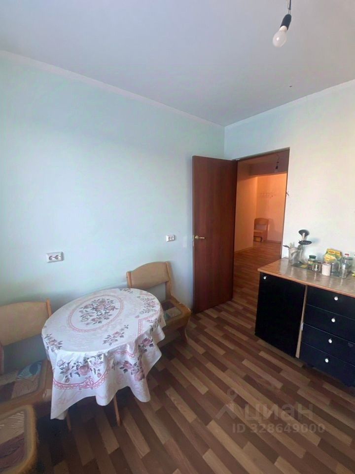 Продажа 3-комн квартиры на вторичном рынке Волхов, улица Федюнинского, 10