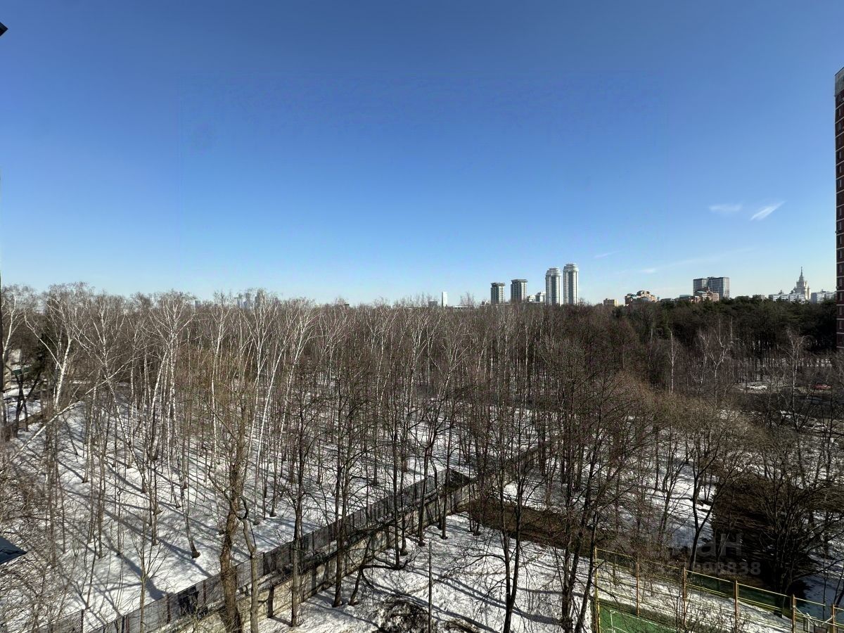 Продажа 2-комн квартиры на вторичном рынке Веерная улица, 42К2