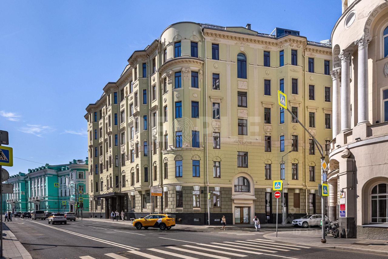 Продажа 3-комн квартиры на вторичном рынке улица Большая Полянка, 44