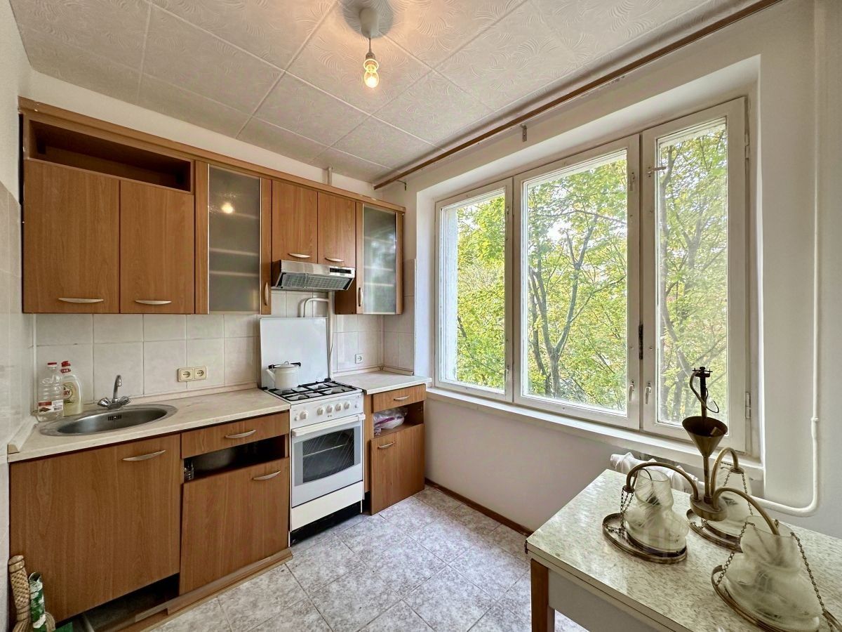 Продажа 2-комн квартиры на вторичном рынке улица Михайлова, 30/8