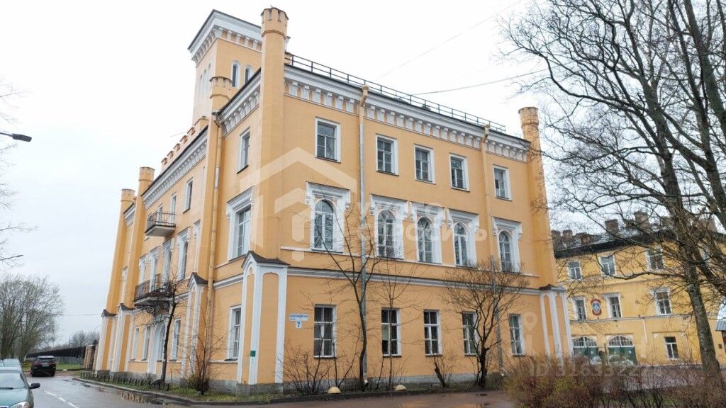 Продажа 3-комн квартиры на вторичном рынке Петергоф, Самсониевская улица, 7