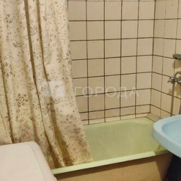 Продажа 2-комн квартиры на вторичном рынке ул Запорожская,  д. 2