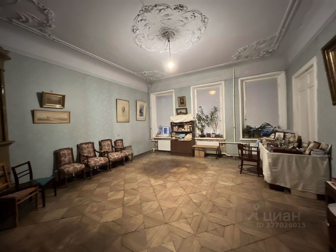 Продажа 4-комн квартиры на вторичном рынке 6-я Васильевского острова линия, 41