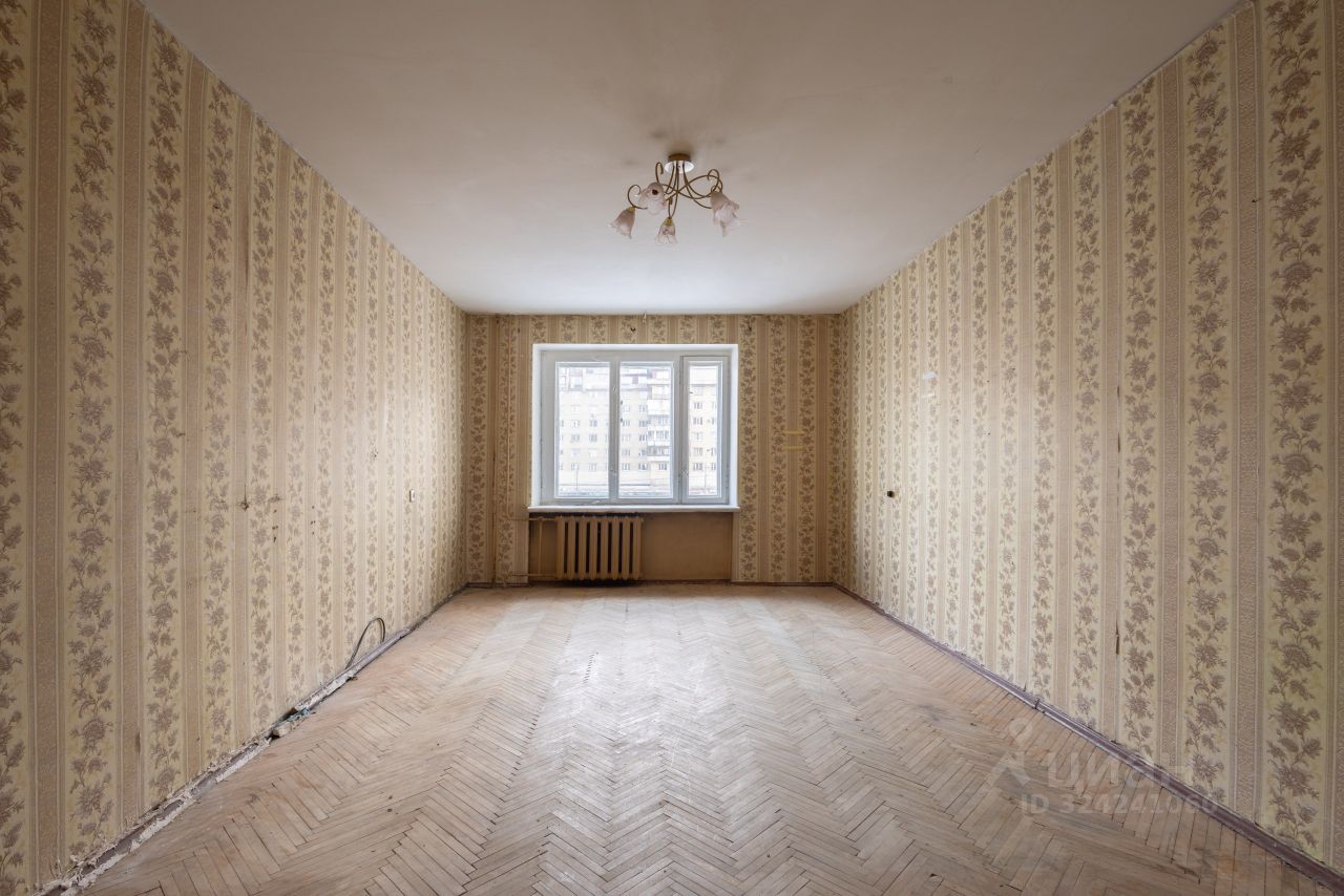 Продажа 4-комн квартиры на вторичном рынке Бухарестская улица, 23К1