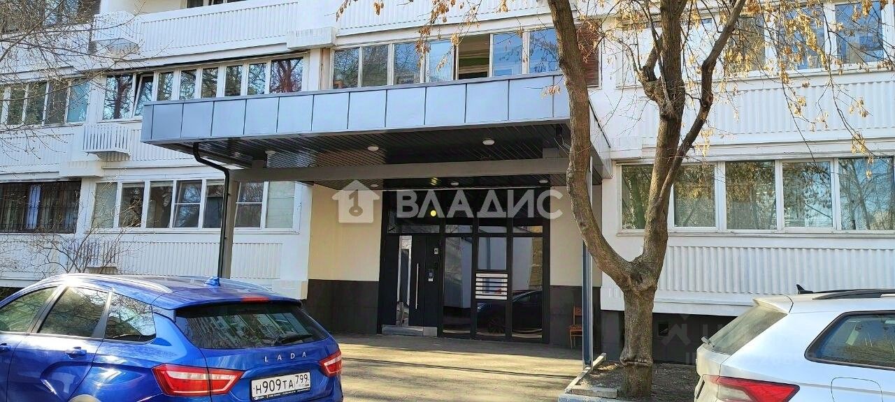 Продажа 3-комн квартиры на вторичном рынке улица Поликарпова, 19к1