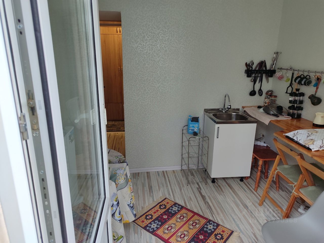 Продажа 1-комн квартиры на вторичном рынке пос. Саперное, улица Школьная, 10