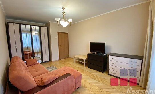 Продажа 1-комн квартиры на вторичном рынке ул Верхняя,  д. 3,  к. 2