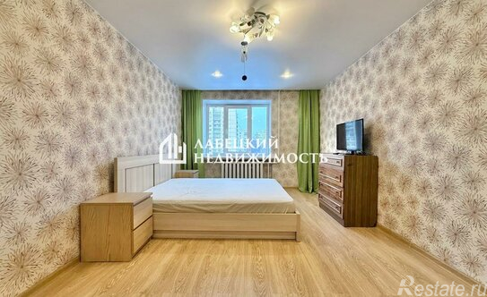 Продажа 3-комн квартиры на вторичном рынке Богатырский пр-кт