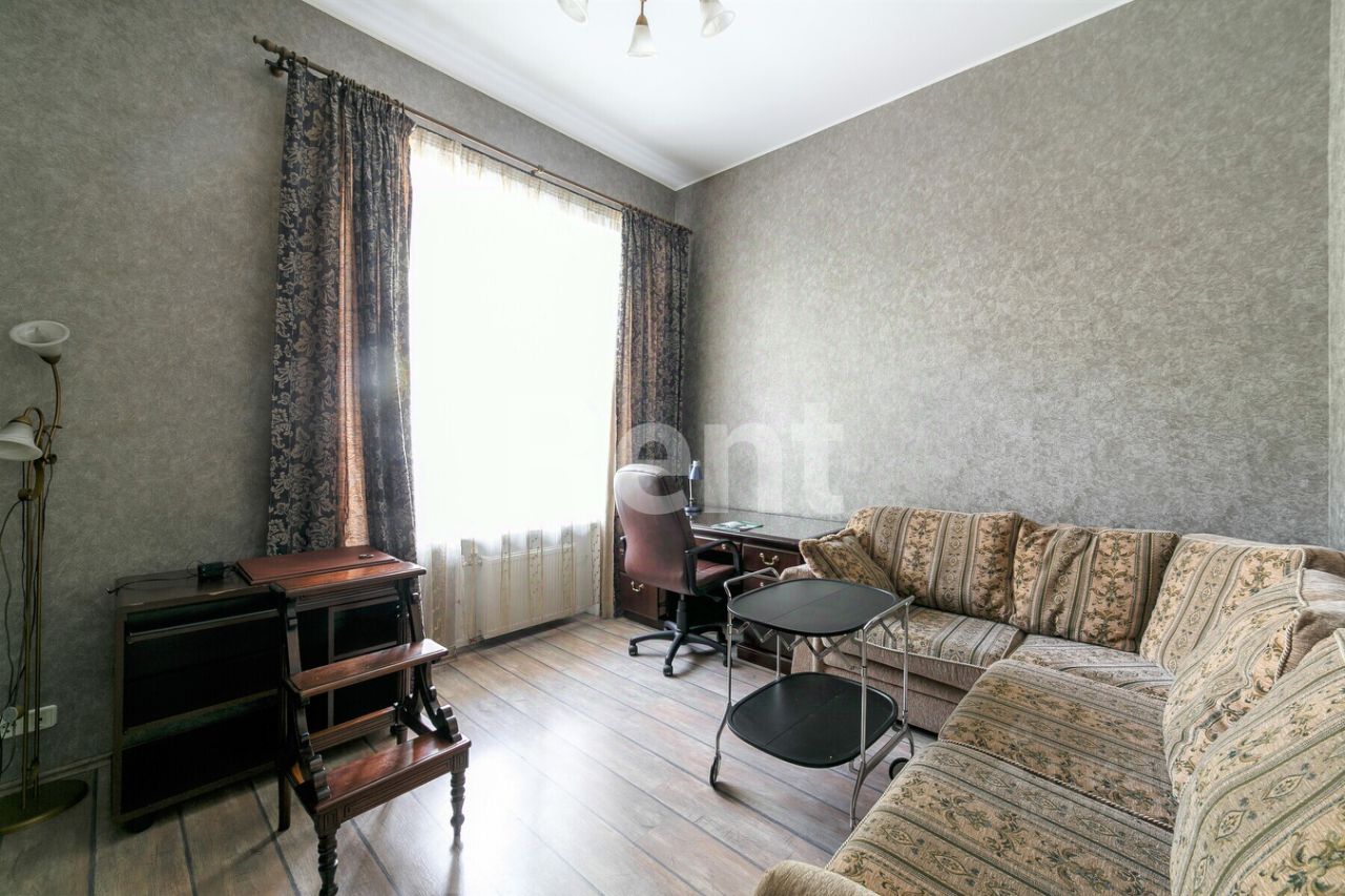 Аренда 5-комн квартиры на вторичном рынке улица Знаменка, 15