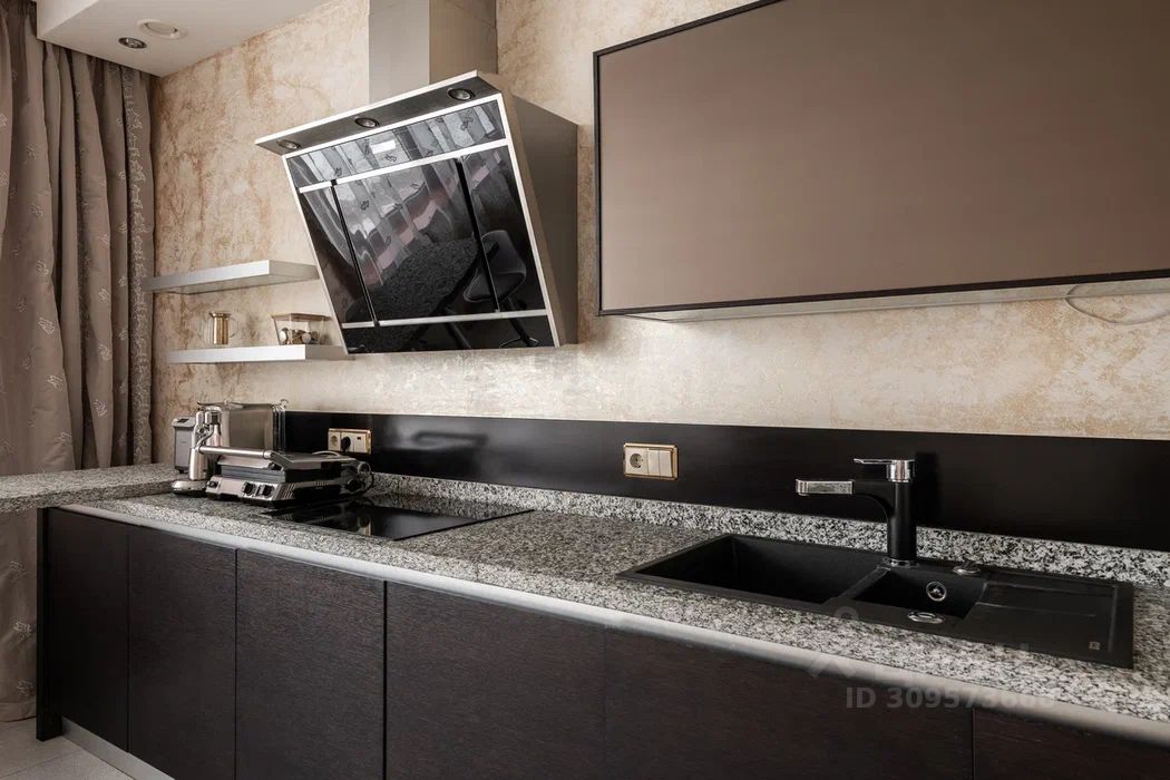 Продажа 4-комн квартиры на вторичном рынке Минская улица, 1ГК3