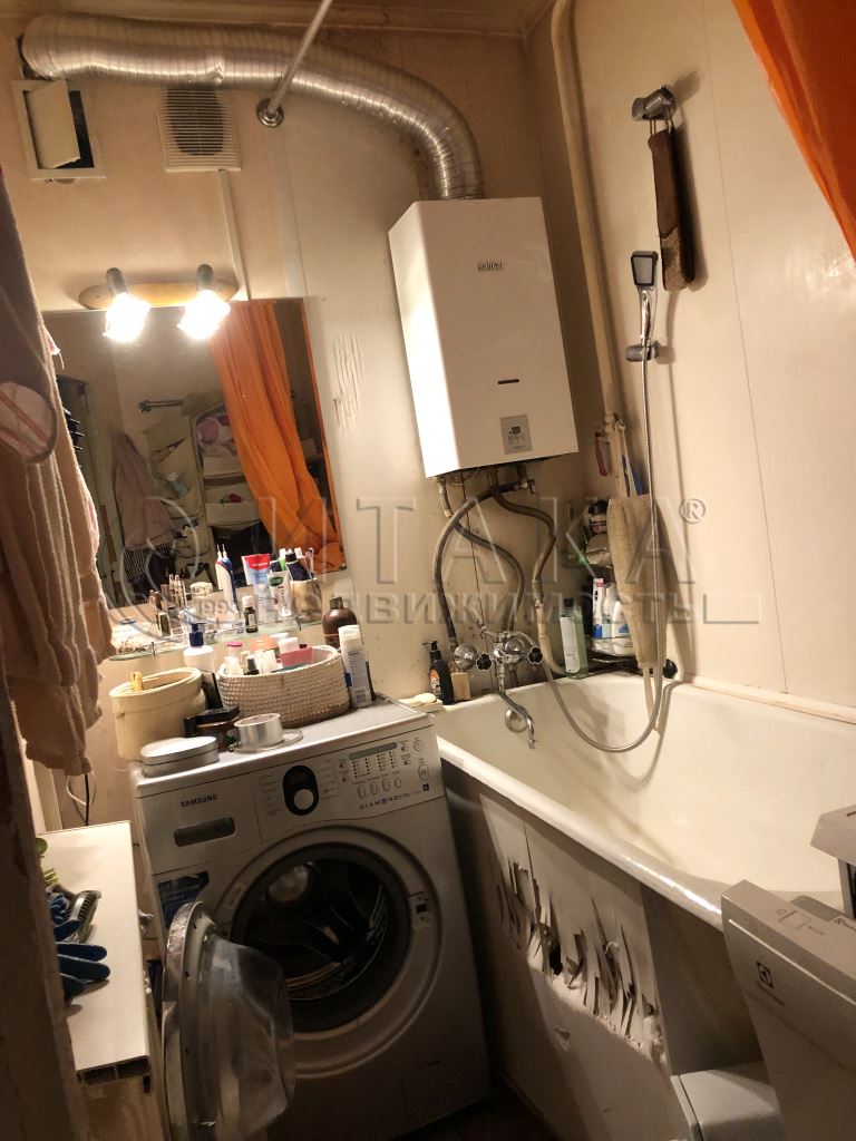 Продажа 2-комн квартиры на вторичном рынке Джамбула,  д. 11