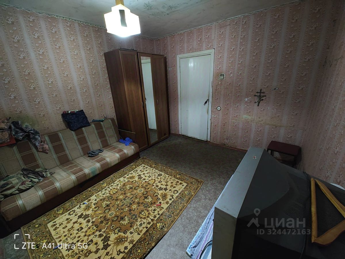Продажа 3-комн квартиры на вторичном рынке Бокситогорск, Социалистическая улица, 32