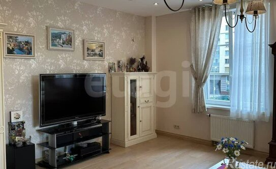 Продажа 1-комн квартиры на вторичном рынке Средний пр-кт,  д. 85 литУ