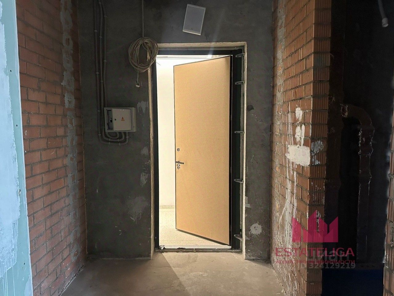 Продажа 3-комн квартиры на вторичном рынке Дружинниковская улица, 15