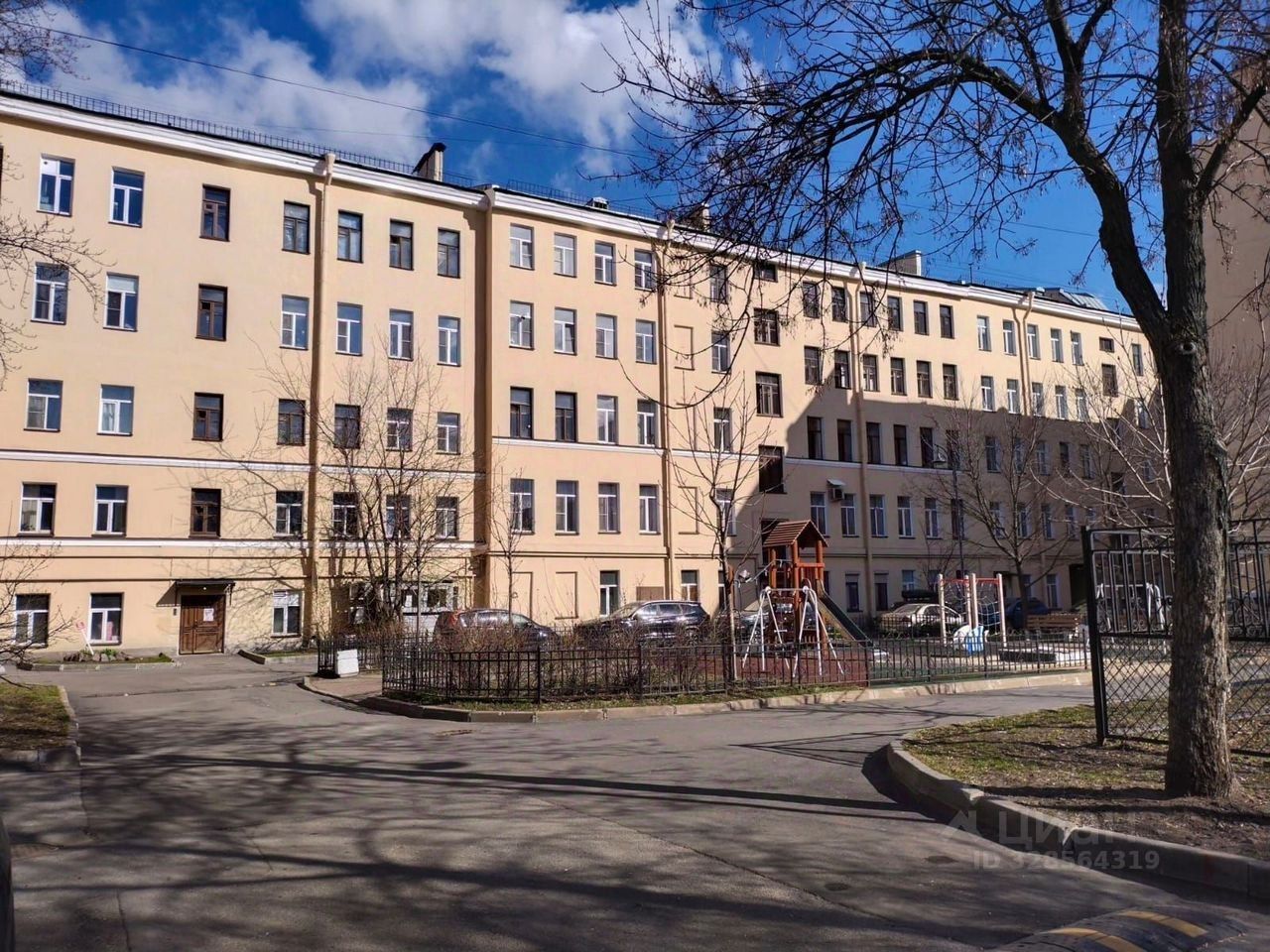 Продажа 2-комн квартиры на вторичном рынке Курляндская улица, 22-24