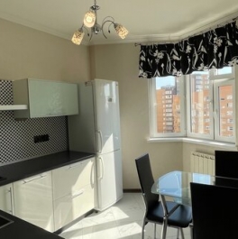 Продажа 1-комн квартиры на вторичном рынке ул Лазурная,  д. 10