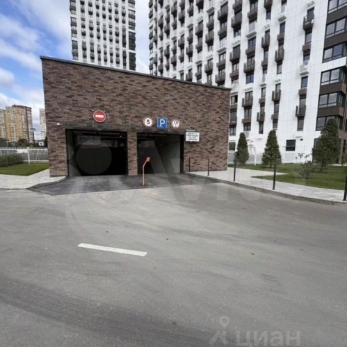 Гараж/парковка Павшино, Молодёжная улица,  д. 6