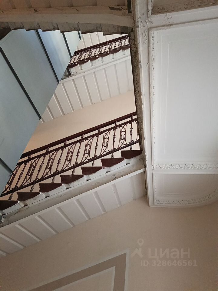 Продажа 3-комн квартиры на вторичном рынке Моховая улица, 28