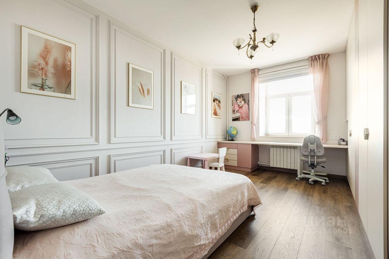 Продажа 2-комн квартиры на вторичном рынке Комендантский проспект, 17к1