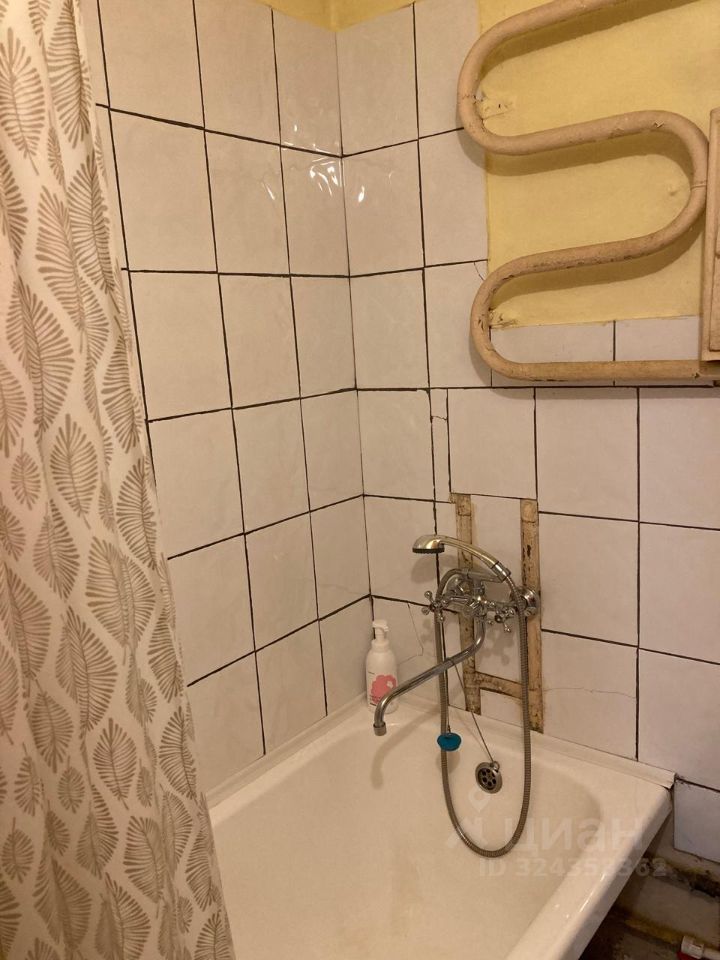 Продажа 3-комн квартиры на вторичном рынке улица Лени Голикова, 13