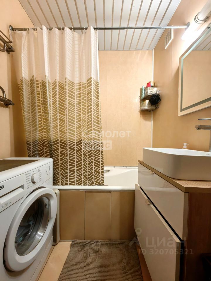 Продажа 4-комн квартиры на вторичном рынке Паромная улица, 7К2