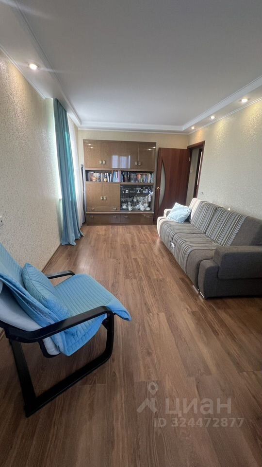 Продажа 3-комн квартиры на вторичном рынке пос. Глебовский, улица Микрорайон, 38