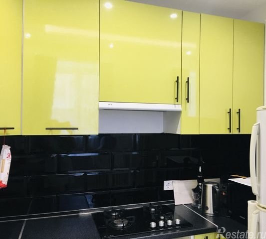 Продажа квартиры на вторичном рынке Пилотов ул., дом 18, корпус 4,  д. 4