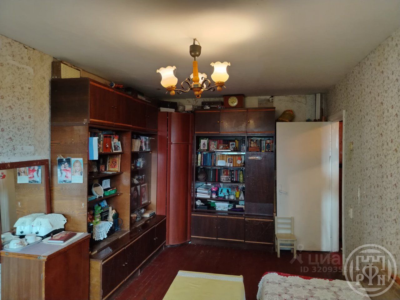 Продажа 1-комн квартиры на вторичном рынке Ломоносов, улица Жоры Антоненко, 14а