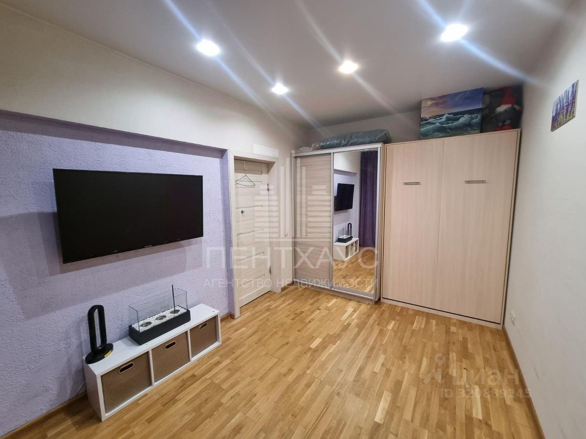 Продажа 3-комн квартиры на вторичном рынке Западный мкр, улица Лунная, 35
