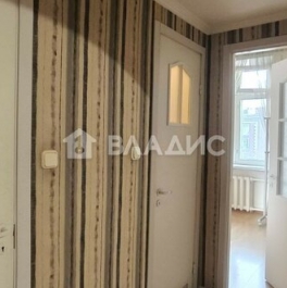 Продажа 2-комн квартиры на вторичном рынке улица Стахановцев,  д. 4