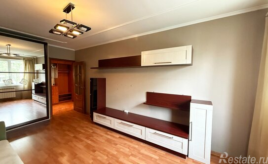 Продажа 2-комн квартиры на вторичном рынке улица Генерала Симоняка,  д. 14