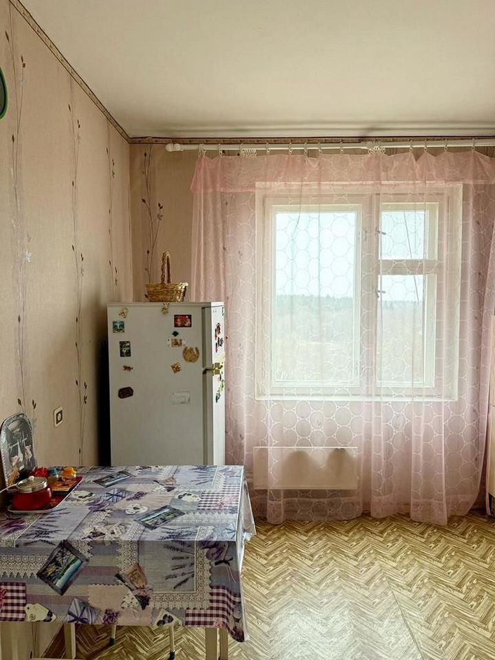 Продажа 2-комн квартиры на вторичном рынке Сланцы, улица Ленина, 25к8