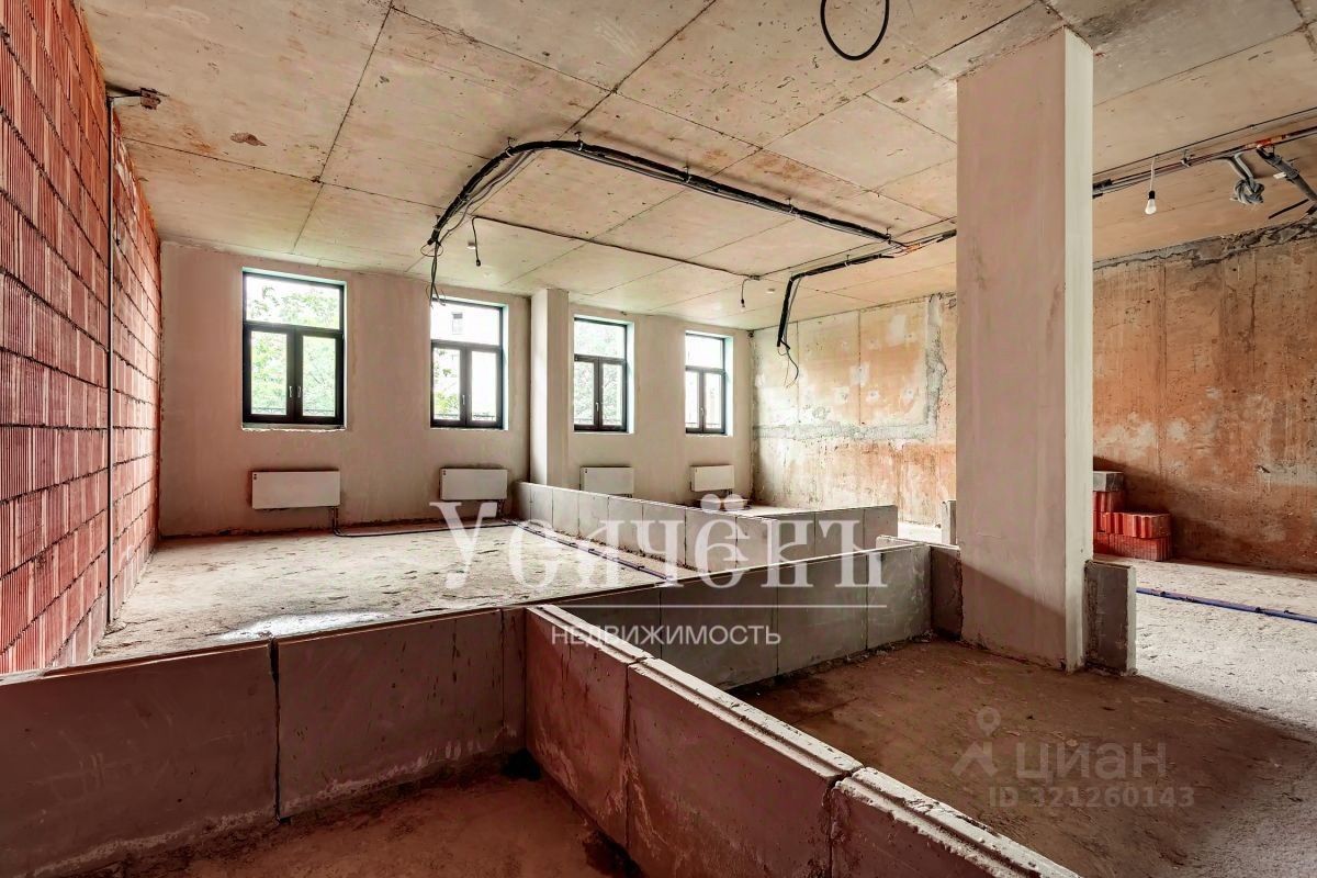 Продажа 3-комн квартиры на вторичном рынке Большая Никитская улица, 17С1