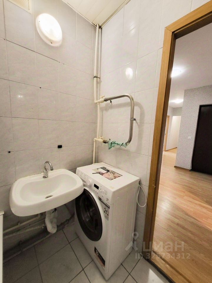 Аренда 3-комн квартиры на вторичном рынке пос. Шушары, Славянка тер., улица Полоцкая, 13к1