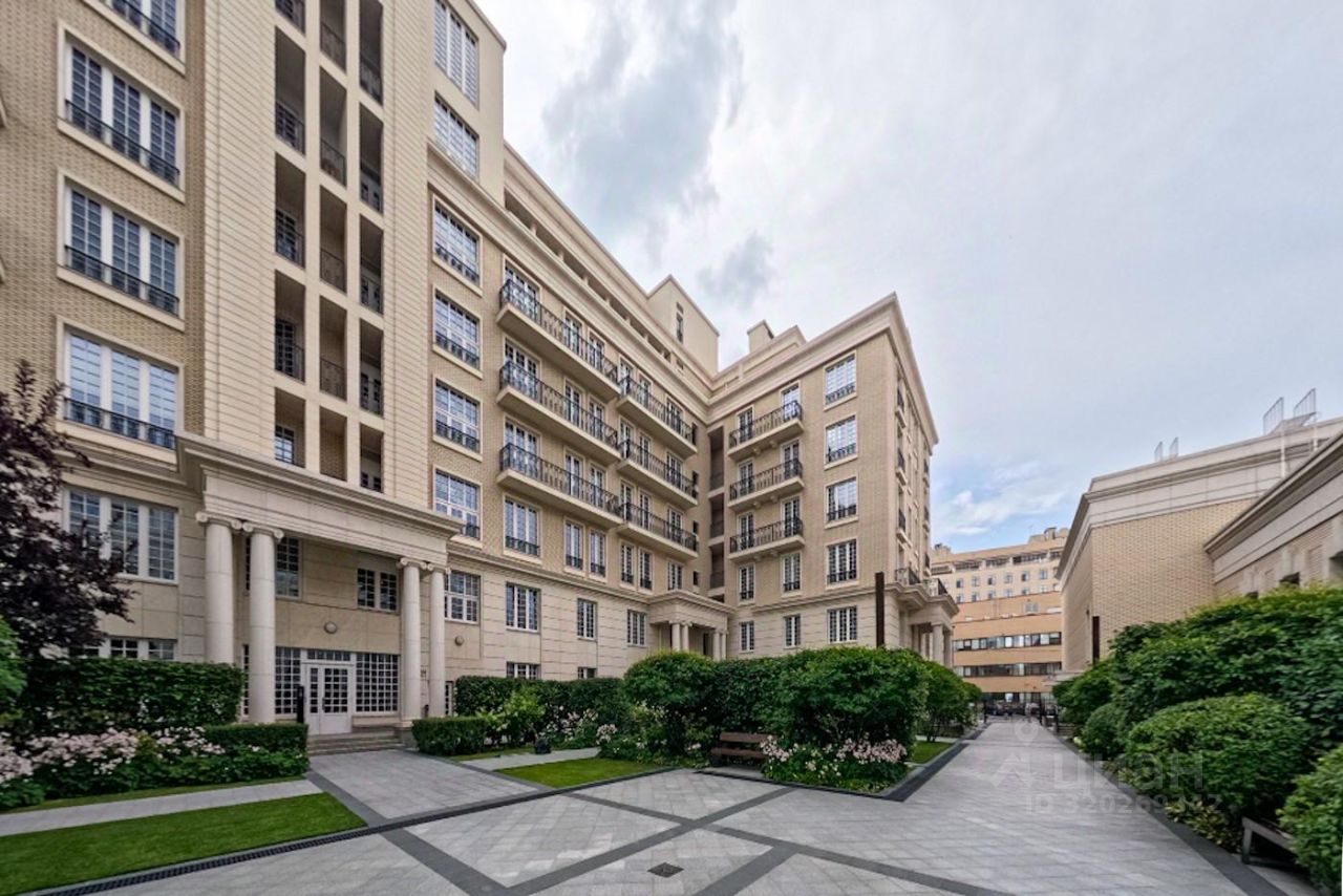 Продажа 4-комн квартиры на вторичном рынке улица Ефремова, 19к1