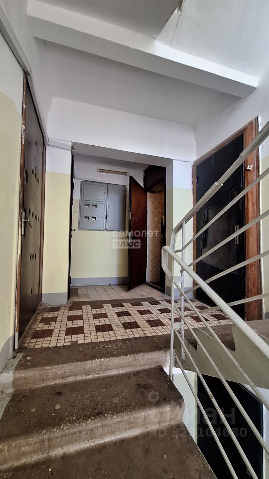 Продажа 2-комн квартиры на вторичном рынке пос. Большевик, улица Ленина, 22