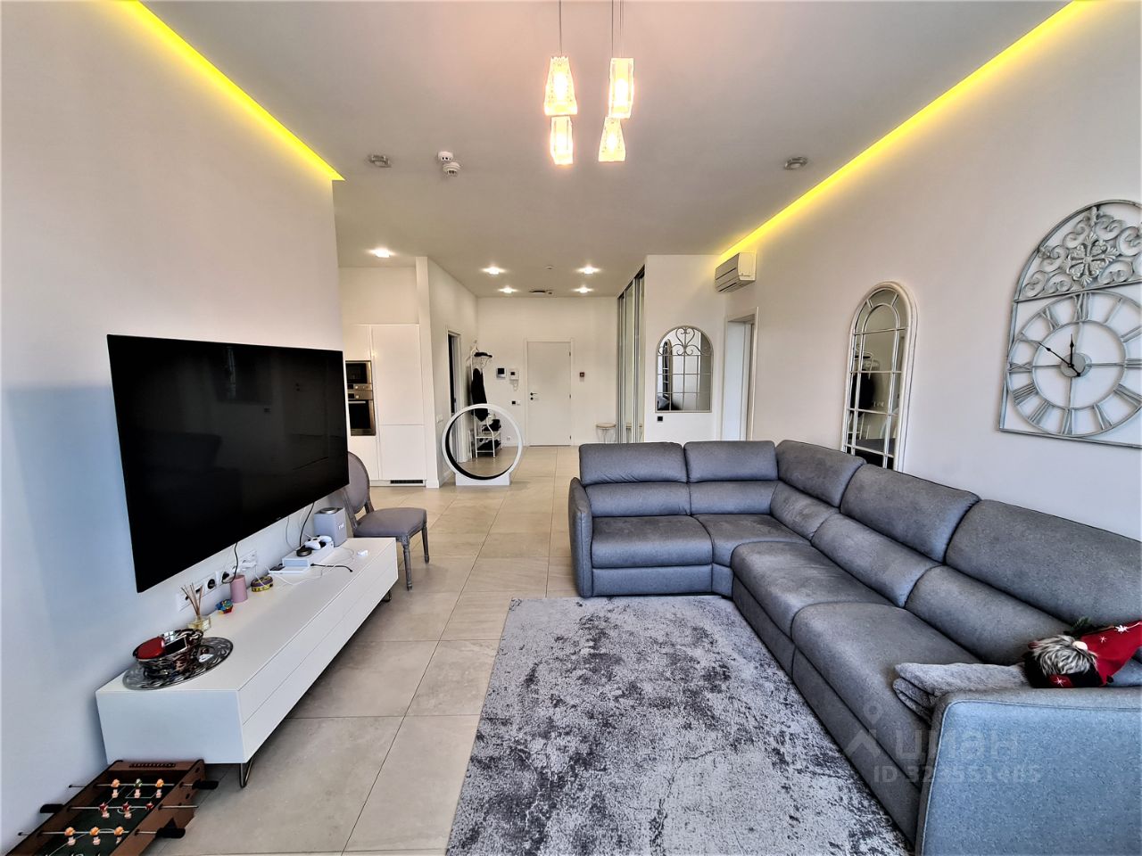 Аренда 3-комн квартиры на вторичном рынке Мосфильмовская улица, 8