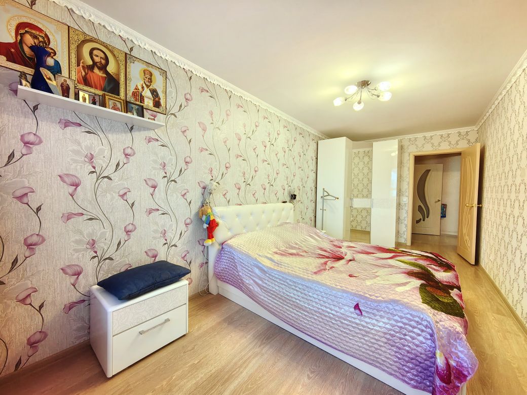 Продажа 3-комн квартиры на вторичном рынке Горелово тер., улица Коммунаров, 190