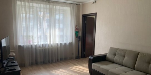 2-комн квартира улица Чистова,  д. 5