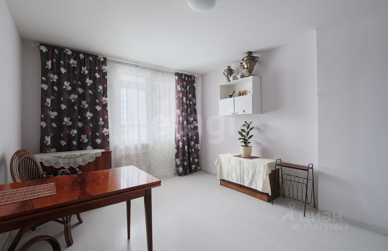 Продажа 1-комн квартиры на вторичном рынке улица Вадима Шефнера, 10к1