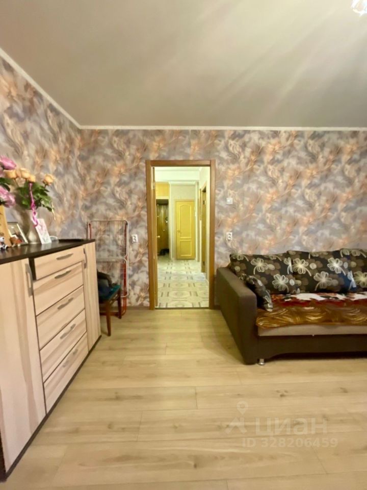 Продажа 3-комн квартиры на вторичном рынке улица Коммуны, 44к2
