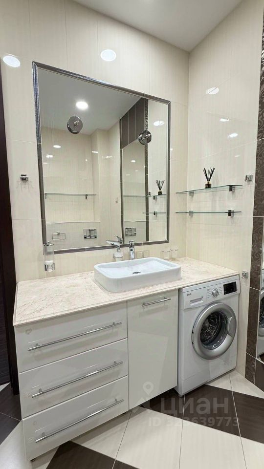 Продажа 3-комн квартиры на вторичном рынке улица Большая Зеленина, 13