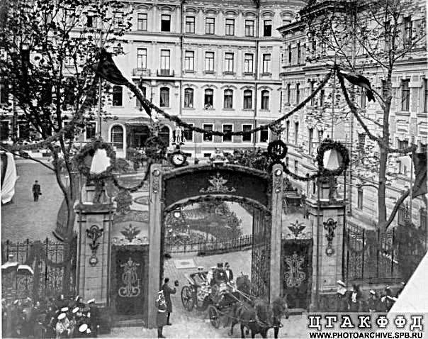 Продажа 6-комн квартиры на вторичном рынке Моховая улица, 27-29