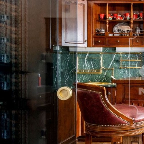 4-комн квартира набережная Воскресенская, 4