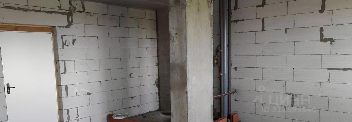 Продажа 1-комн квартиры на вторичном рынке д. Островцы, улица Летчика Волчкова, 1