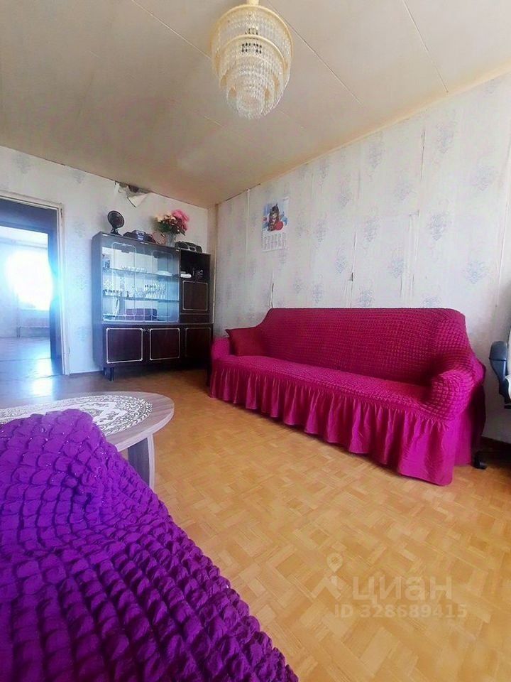 Продажа 3-комн квартиры на вторичном рынке Сланцы, улица Шахтерской Славы, 10